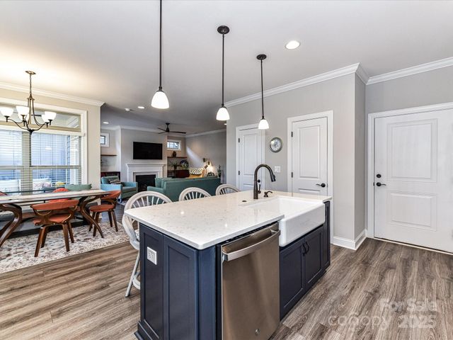 1026 Galloway Drive, Matthews, NC 28104