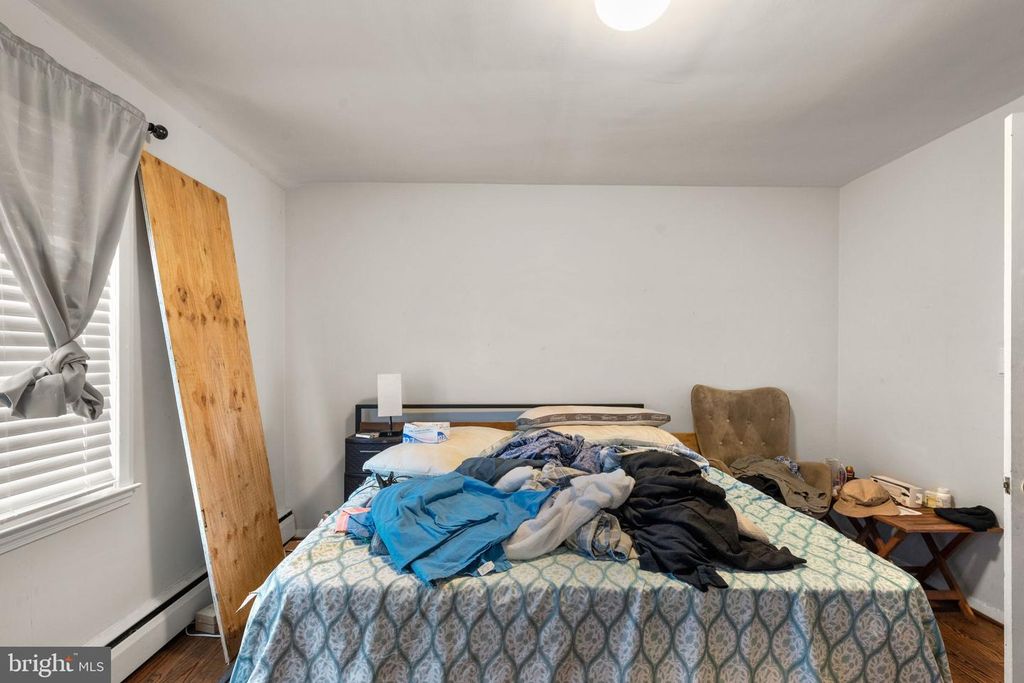 5102 HILLWELL RD, Baltimore, MD 21229