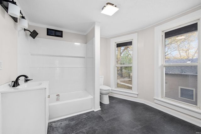 316 W Creighton Avenue, Fort Wayne, IN 46807