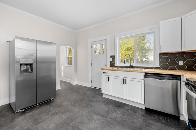 316 W Creighton Avenue, Fort Wayne, IN 46807