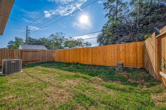 234 Emerald Thicket Lane, Huffman, TX 77336