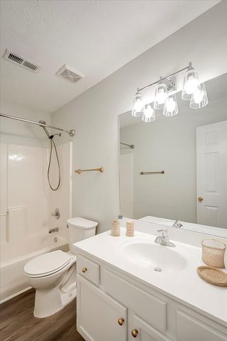 1032 Crimson Creek Drive, Lexington, KY 40509