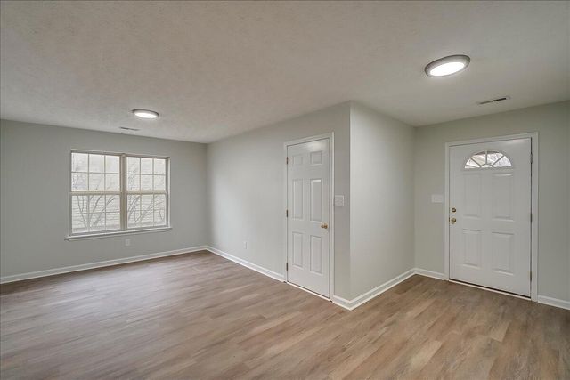 1032 Crimson Creek Drive, Lexington, KY 40509