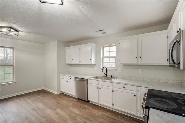 1032 Crimson Creek Drive, Lexington, KY 40509