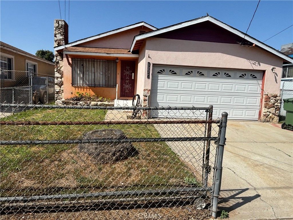 Image 2 of property listing at 3229 W 108th, Inglewood, CA 90303