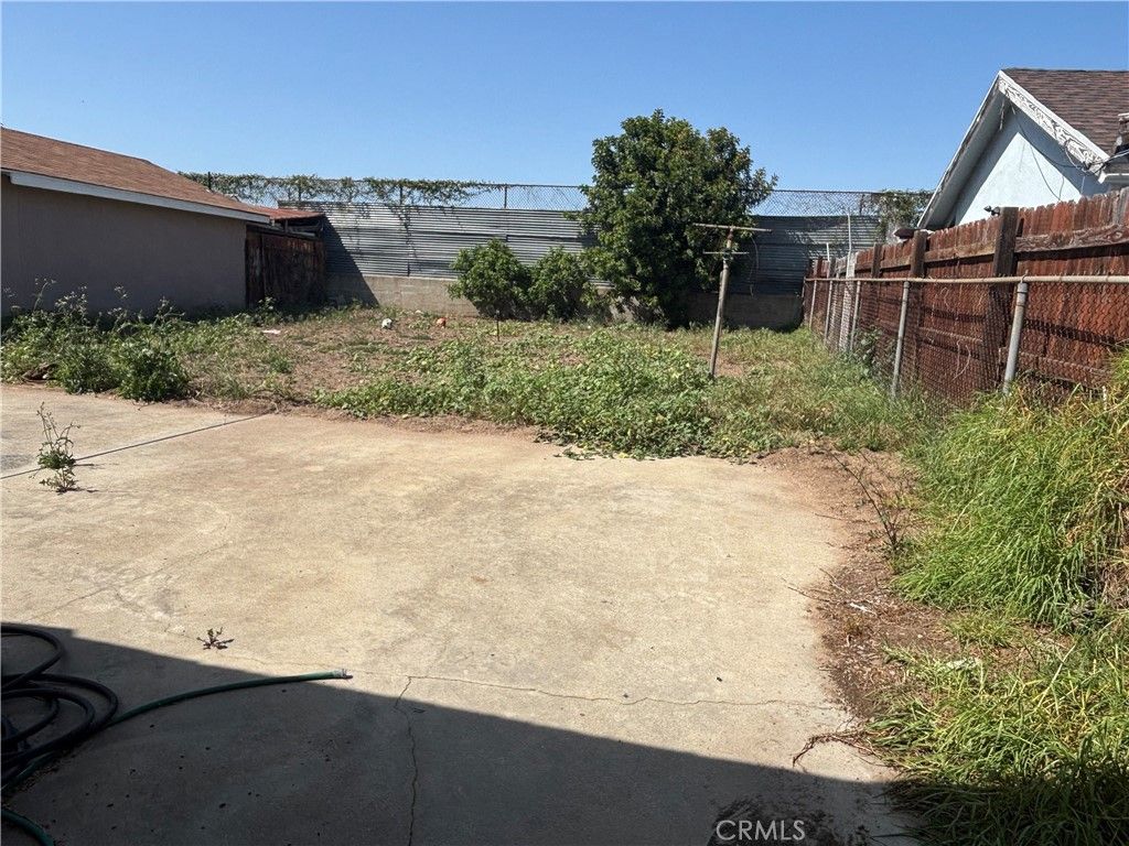 Image 3 of property listing at 3229 W 108th, Inglewood, CA 90303