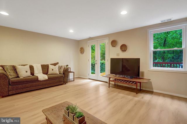 3375 ARDLEY CT, Falls Church, VA 22041
