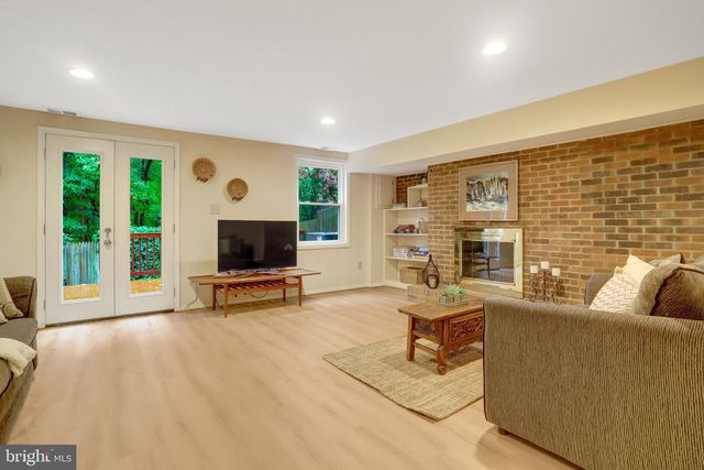 3375 ARDLEY CT, Falls Church, VA 22041