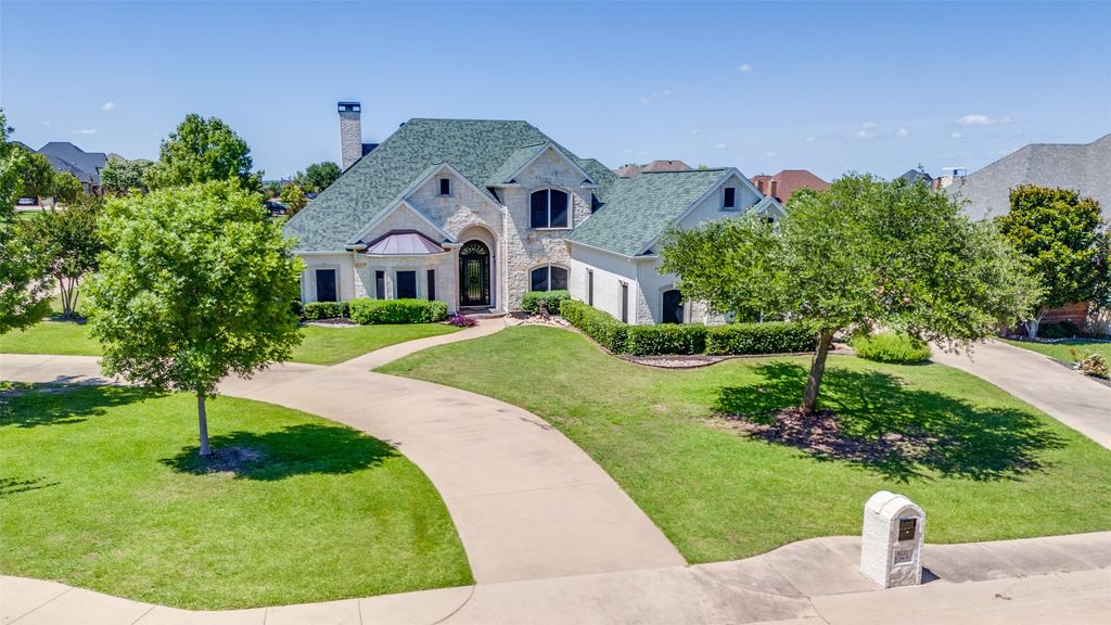 8221 St Johns Drive, Waxahachie, TX 75167