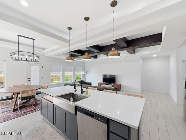 1109 BRONZE HILL Avenue, Santa Teresa, NM 88008