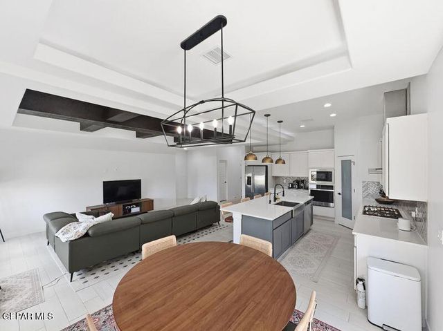 1109 BRONZE HILL Avenue, Santa Teresa, NM 88008