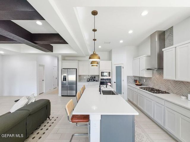 1109 BRONZE HILL Avenue, Santa Teresa, NM 88008