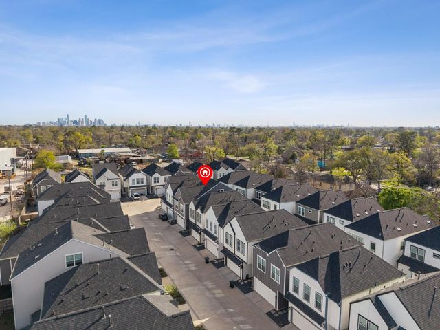 8411 Berry Brush Lane, Houston, TX 77022