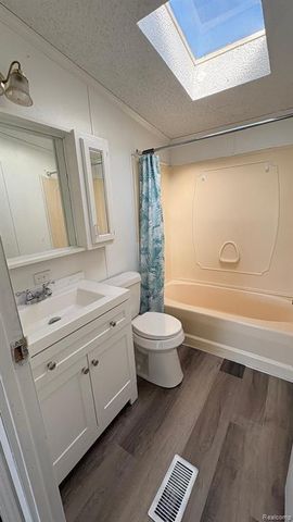 1832 E Carson City Road, Sheridan, MI 48884