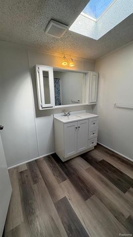 1832 E Carson City Road, Sheridan, MI 48884