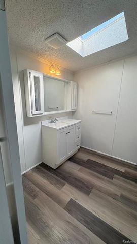 1832 E Carson City Road, Sheridan, MI 48884