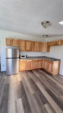 1832 E Carson City Road, Sheridan, MI 48884