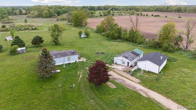 1832 E Carson City Road, Sheridan, MI 48884