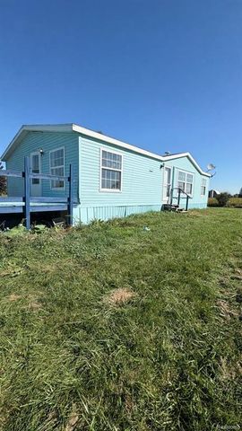 1832 E Carson City Road, Sheridan, MI 48884