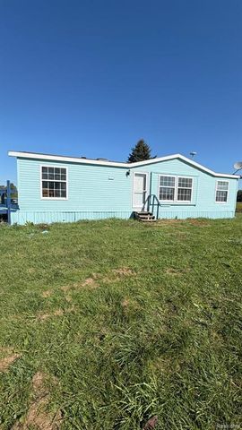 1832 E Carson City Road, Sheridan, MI 48884