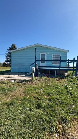 1832 E Carson City Road, Sheridan, MI 48884