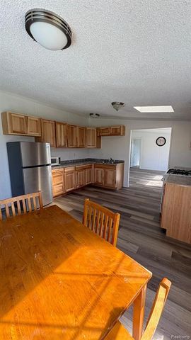 1832 E Carson City Road, Sheridan, MI 48884