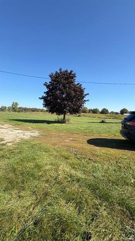 1832 E Carson City Road, Sheridan, MI 48884