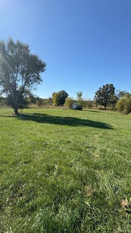1832 E Carson City Road, Sheridan, MI 48884