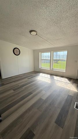 1832 E Carson City Road, Sheridan, MI 48884