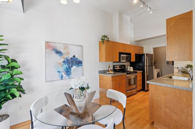 6 Schooner Ct, Richmond, CA 94804