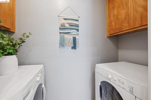 6 Schooner Ct, Richmond, CA 94804