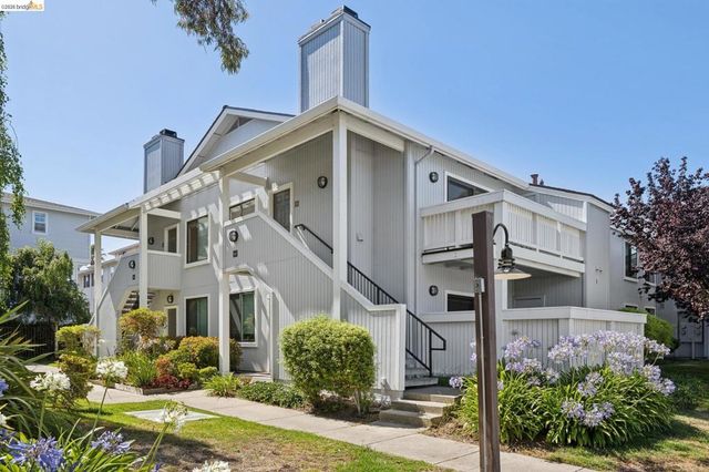 6 Schooner Ct, Richmond, CA 94804
