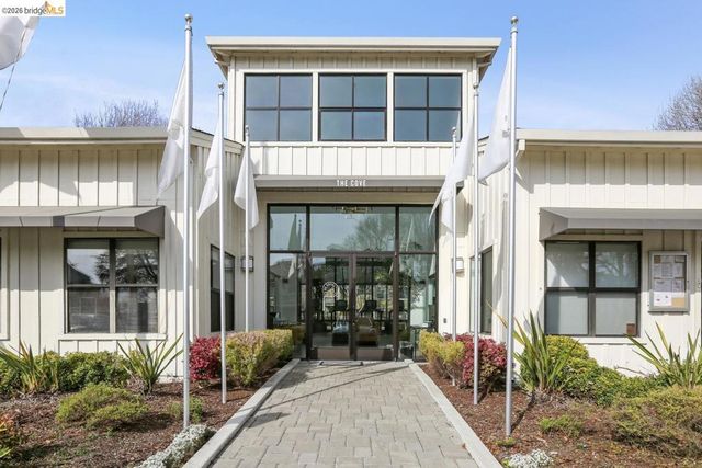 6 Schooner Ct, Richmond, CA 94804