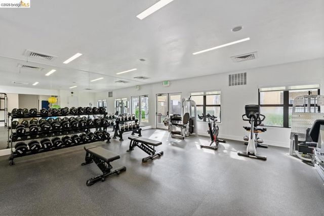 6 Schooner Ct, Richmond, CA 94804