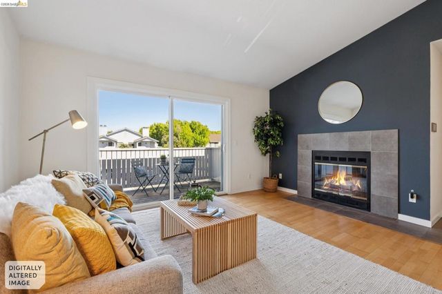 6 Schooner Ct, Richmond, CA 94804