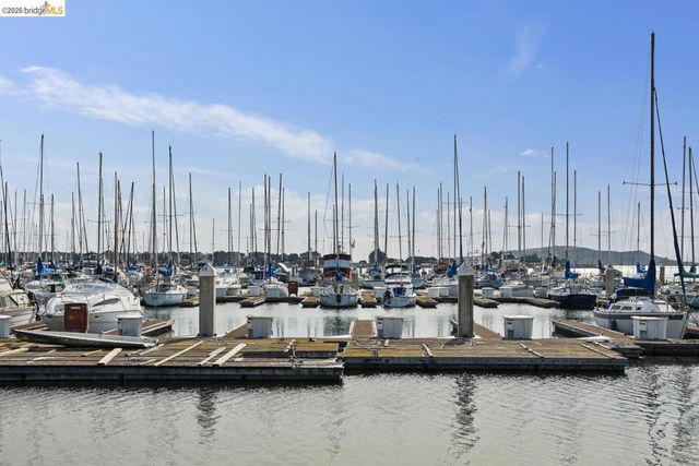 6 Schooner Ct, Richmond, CA 94804