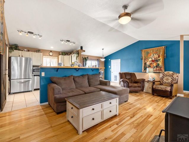 675 E McClave Dr, Pueblo, CO 81007