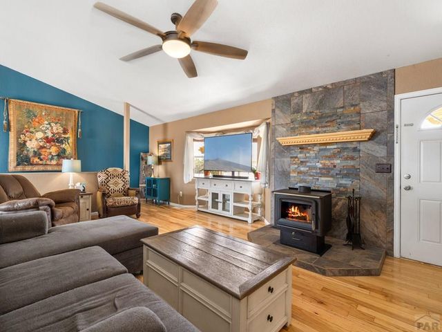 675 E McClave Dr, Pueblo, CO 81007