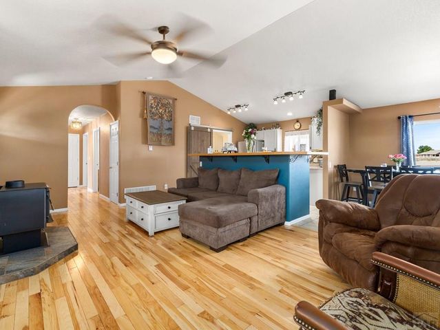 675 E McClave Dr, Pueblo, CO 81007