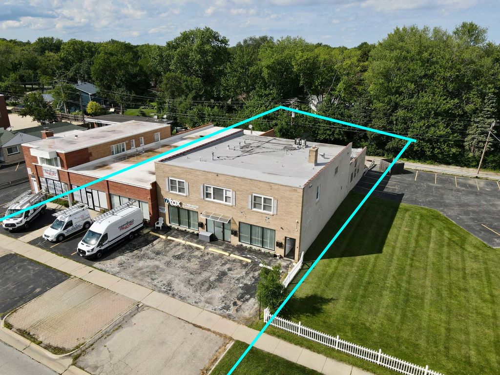 552 E Northwest Highway, Palatine, IL 60074 — exterior
