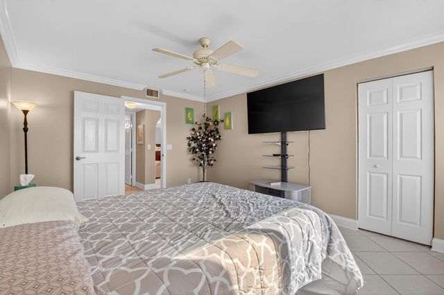 426 Pine Glen Lane A-1, Greenacres, FL 33463