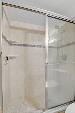 426 Pine Glen Lane A-1, Greenacres, FL 33463