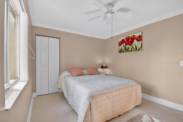 426 Pine Glen Lane A-1, Greenacres, FL 33463