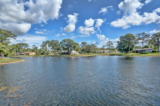 426 Pine Glen Lane A-1, Greenacres, FL 33463