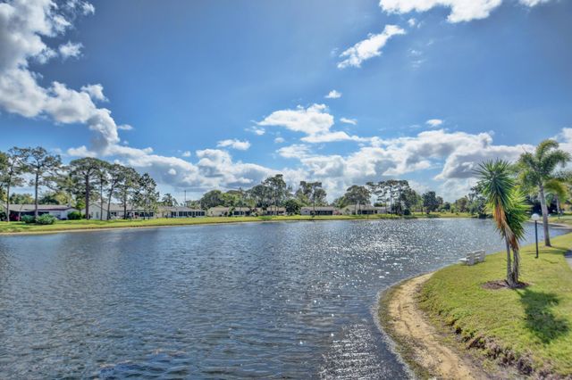 426 Pine Glen Lane A-1, Greenacres, FL 33463