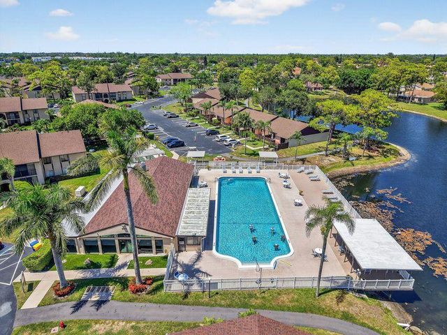 426 Pine Glen Lane A-1, Greenacres, FL 33463