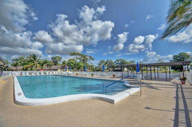 426 Pine Glen Lane A-1, Greenacres, FL 33463