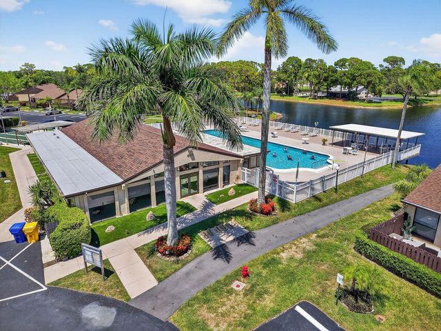 426 Pine Glen Lane A-1, Greenacres, FL 33463