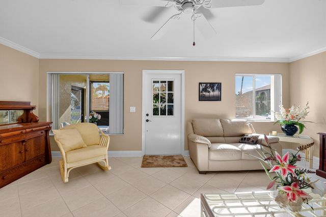 426 Pine Glen Lane A-1, Greenacres, FL 33463