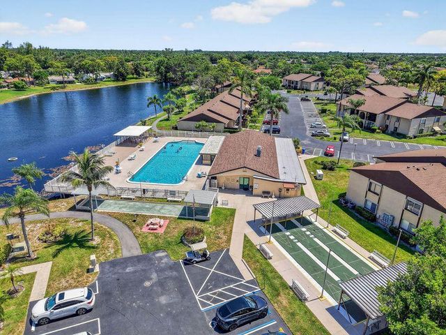 426 Pine Glen Lane A-1, Greenacres, FL 33463